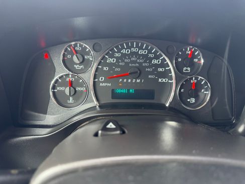 Used 2023 Chevrolet Express 2500 UNAVAIL RWD image 11