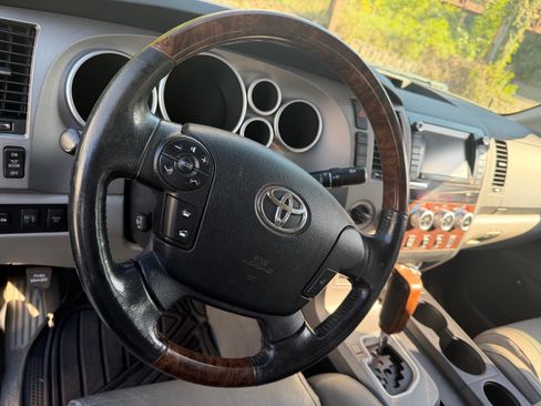 Used 2011 Toyota Tundra Platinum image 21