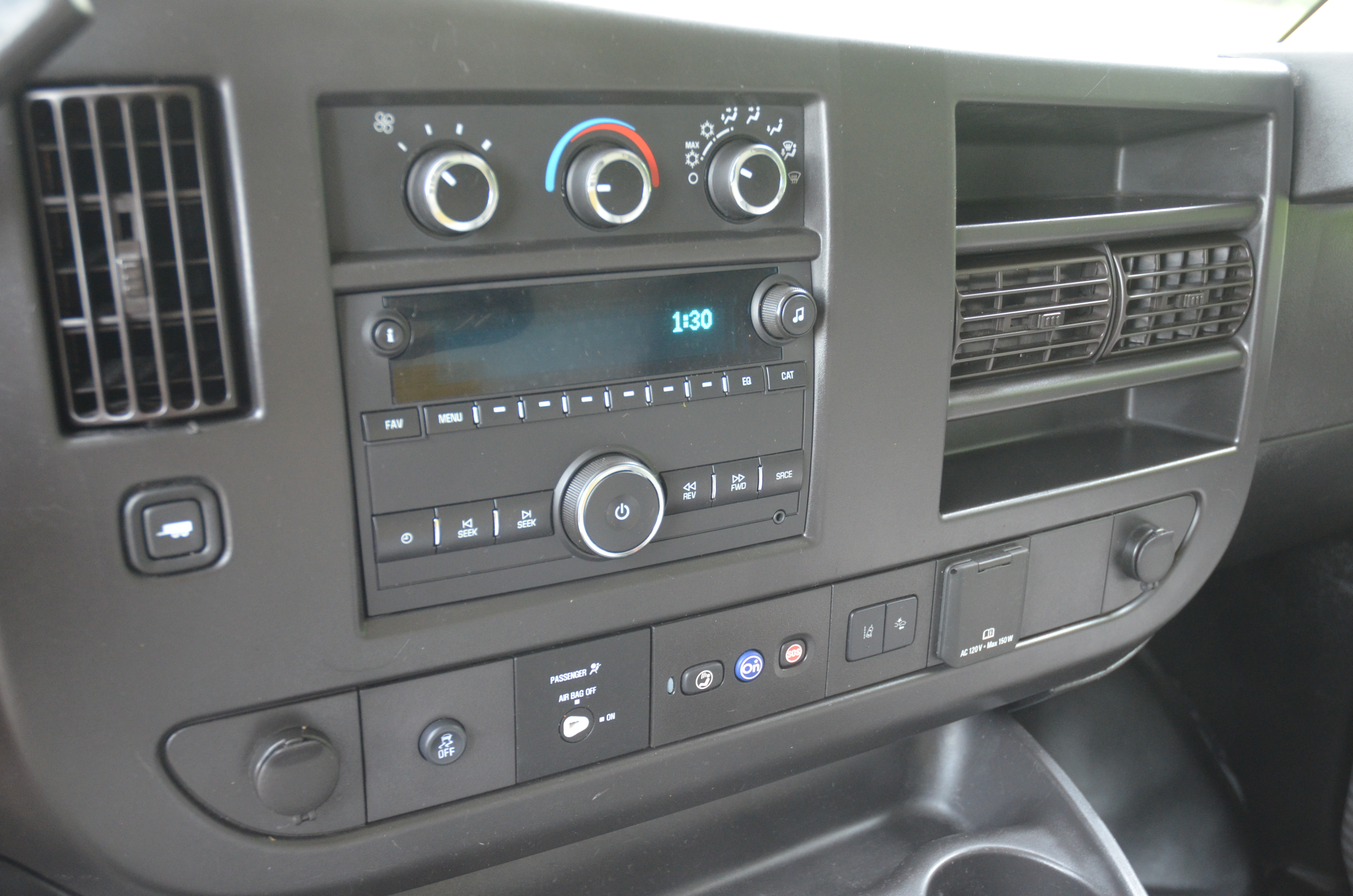 Used 2019 Chevrolet Express 2500 UNAVAIL RWD image 14