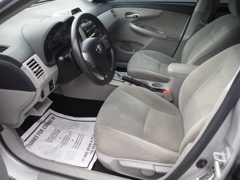 Used 2012 Toyota Corolla LE image 8