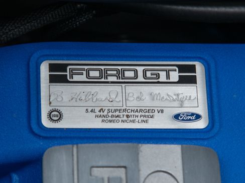 Used 2005 Ford GT RWD image 41