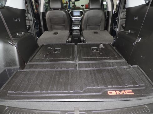 Used 2021 GMC Acadia SLT image 31