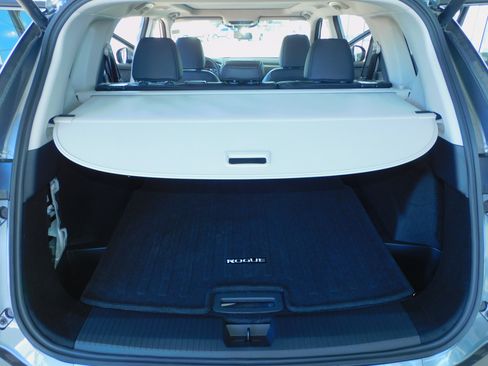 Used 2026 Nissan Rogue SV image 18