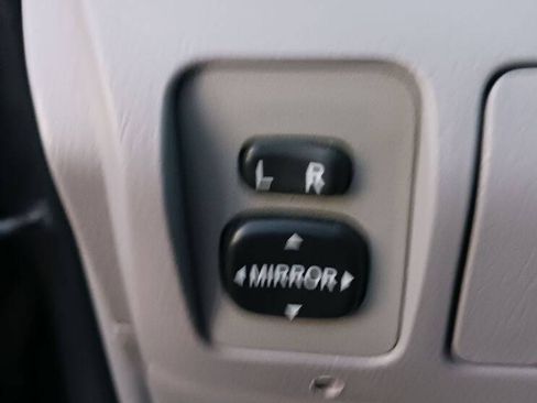 Used 2011 Toyota Camry LE image 15