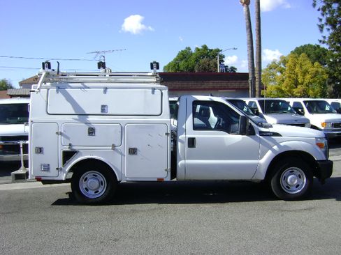 Used 2013 Ford F350 XL image 2