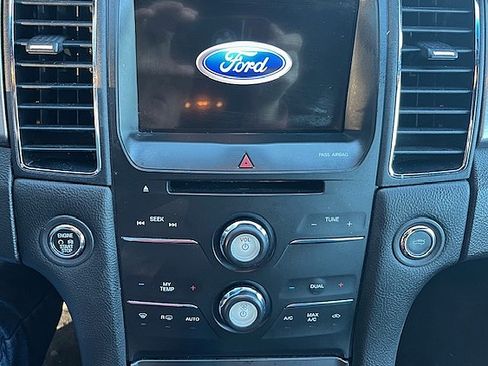 Used 2017 Ford Taurus SEL image 30