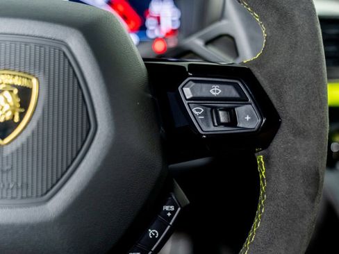 Used 2023 Lamborghini Huracan Tecnica image 11