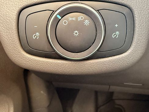 Used 2020 Ford Transit Connect XL image 15