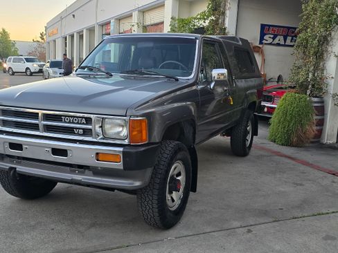 Used 1988 Toyota Pickup Deluxe image 13