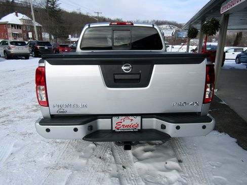 Used 2019 Nissan Frontier PRO-4X image 3