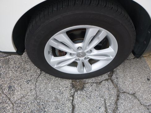 Used 2012 Hyundai Tucson GLS image 21