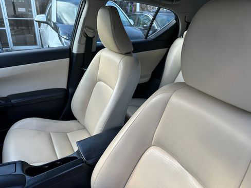 Used 2012 Lexus CT 200h Premium image 14