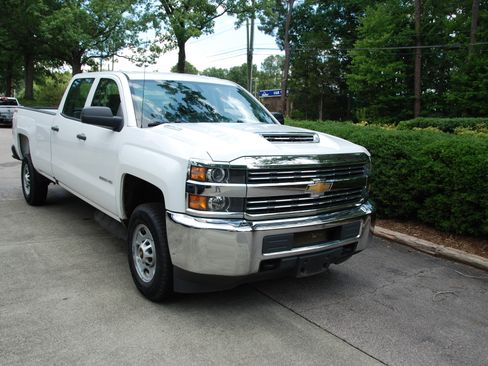 Used 2017 Chevrolet Silverado 2500 4x4 Crew Cab image 1