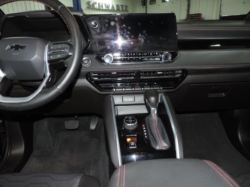 Used 2023 Chevrolet Colorado Z71 image 30