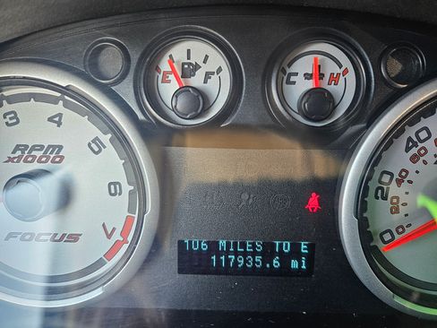 Used 2010 Ford Focus SE image 11