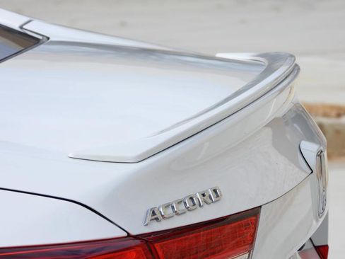 Used 2020 Honda Accord Sport image 12