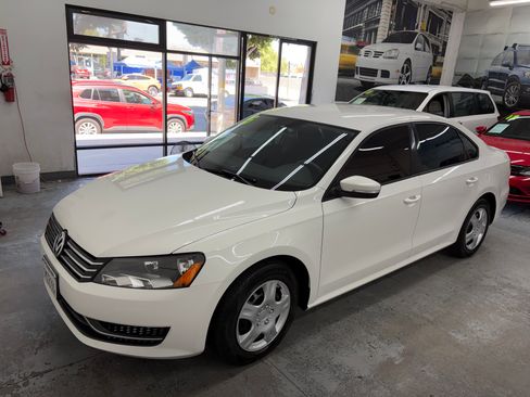 Used 2015 Volkswagen Passat 1.8T FWD image 1