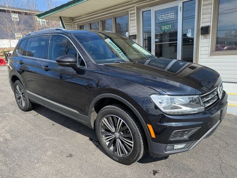 Used 2018 Volkswagen Tiguan SEL image 2