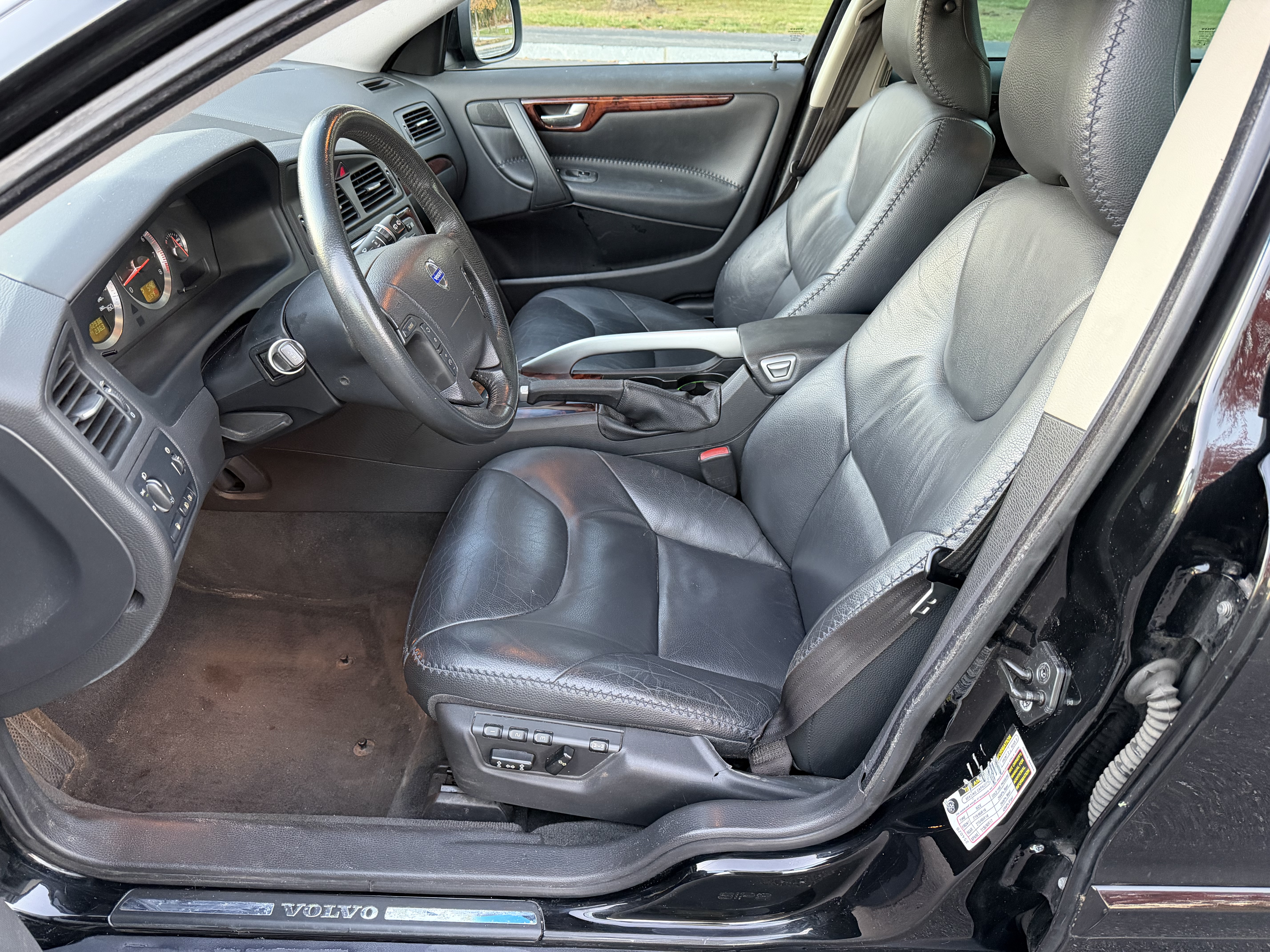 Used 2007 Volvo XC70 w/ Premium Package AWD/4WD image 34