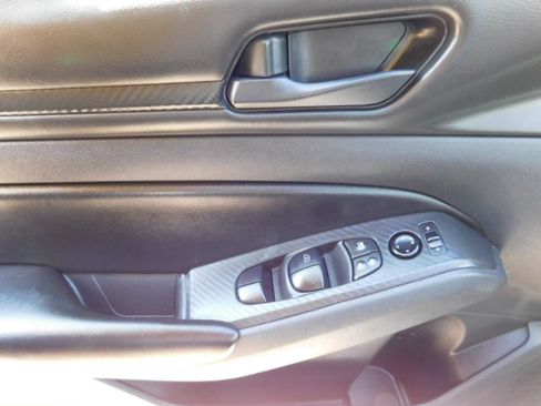 Used 2023 Nissan Altima 2.5 S FWD image 10