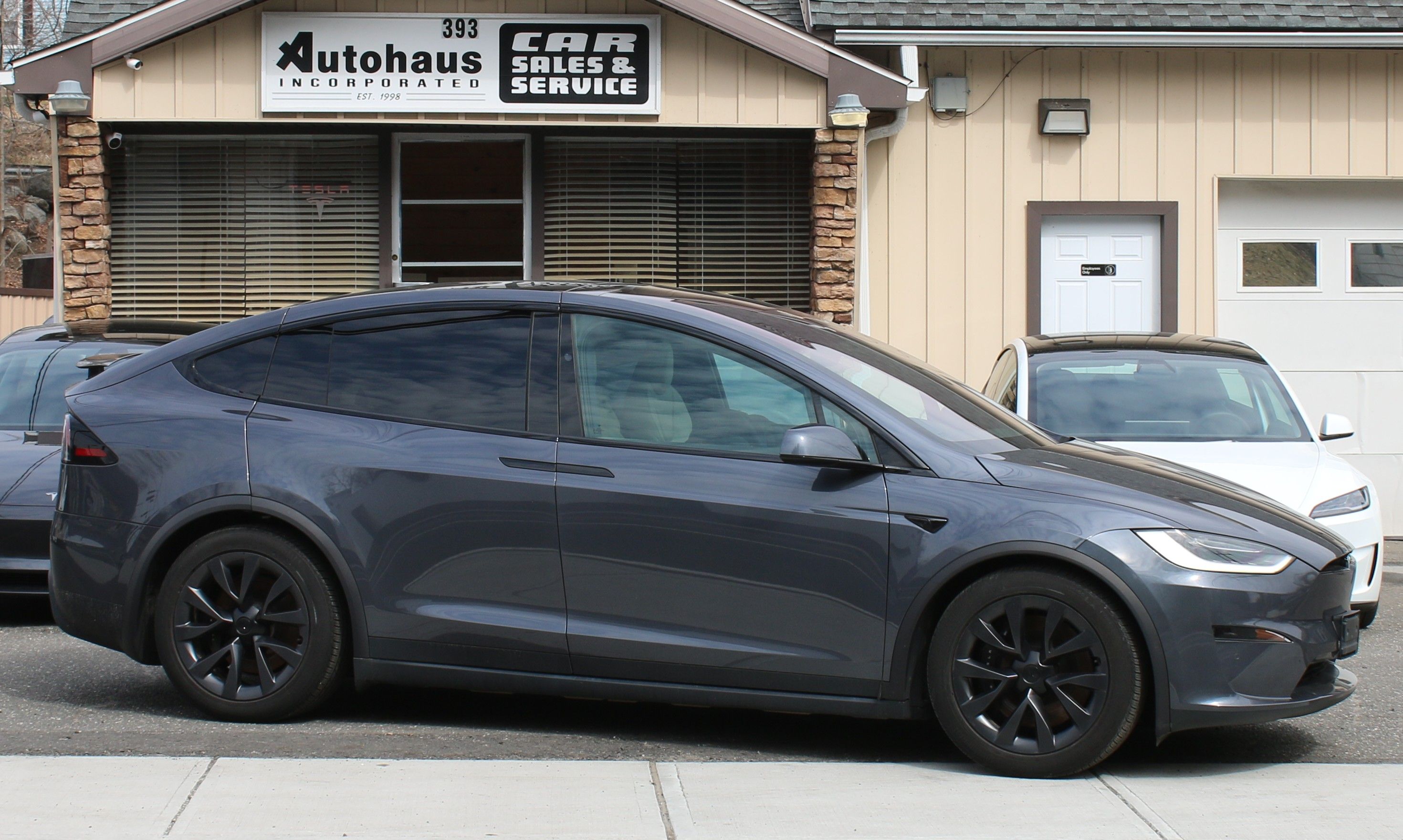 Used 2023 Tesla Model X AWD/4WD image 1