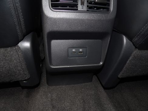 Used 2023 Nissan Rogue SV image 17