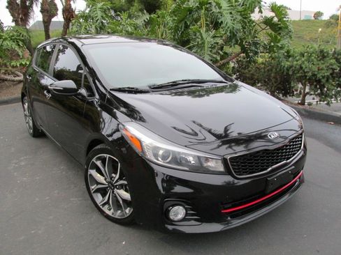 Used 2017 Kia Forte SX image 3