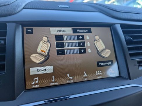 Used 2016 Lincoln MKS Elite image 12