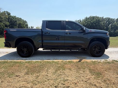 Used 2021 Chevrolet Silverado 1500 4x4 Crew Cab LT Trail Boss image 7