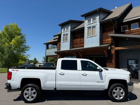 Used 2018 Chevrolet Silverado 2500 4x4 Crew Cab LT image 7