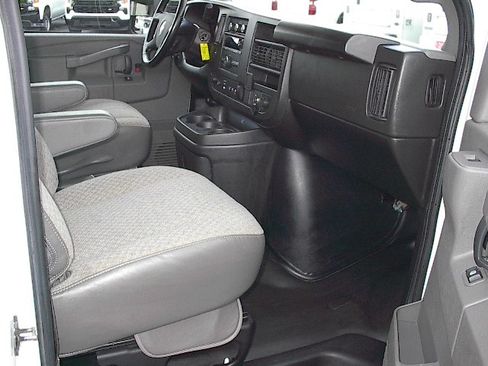 Used 2022 Chevrolet Express 3500 UNAVAIL RWD image 14