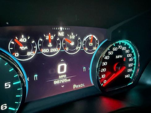 Used 2018 Chevrolet Suburban Premier image 10