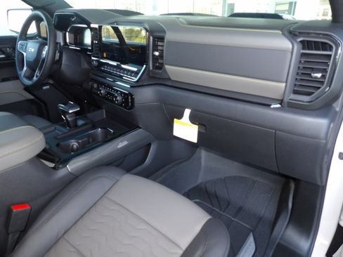 New 2026 Chevrolet Silverado 1500 ZR2 image 16