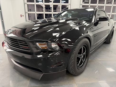 Used 2012 Ford Mustang GT image 11