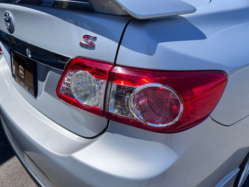 Used 2013 Toyota Corolla S Sedan 4D FWD image 5