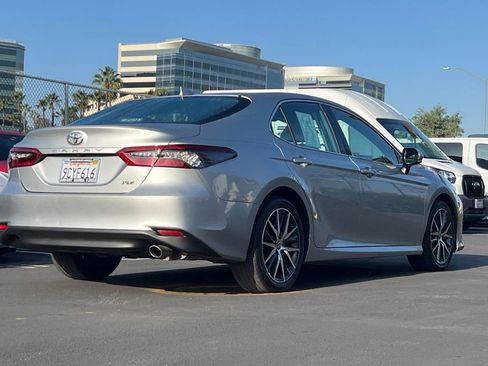 Used 2022 Toyota Camry XLE image 5