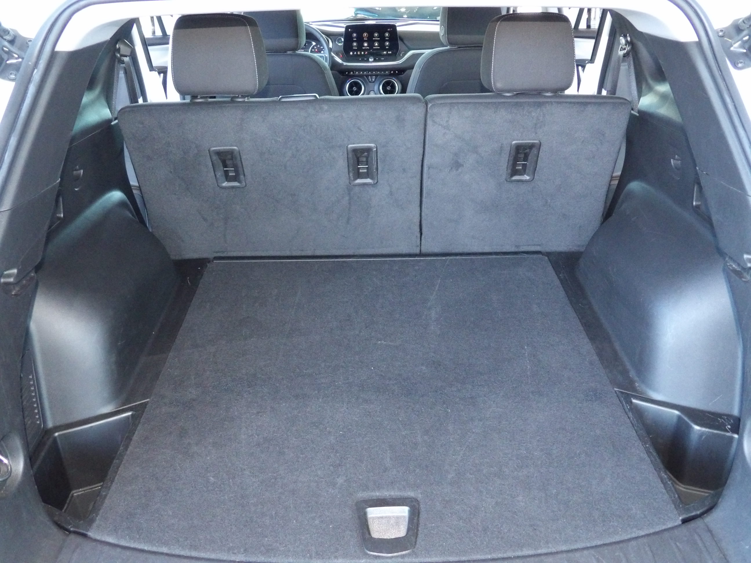 Used 2025 Chevrolet Blazer FWD LT w/ 2LT image 16