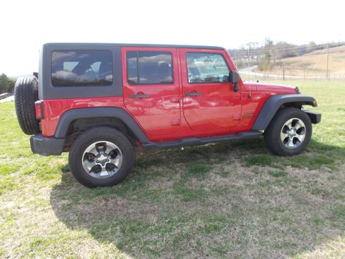 Used 2014 Jeep Wrangler Unlimited Sport image 4
