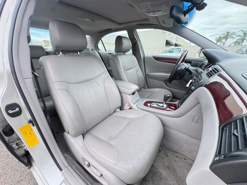 Used 2003 Lexus ES 300 UNAVAIL FWD image 17