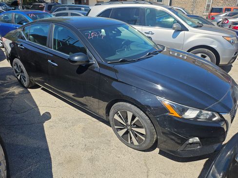 Used 2021 Nissan Altima 2.5 S image 2