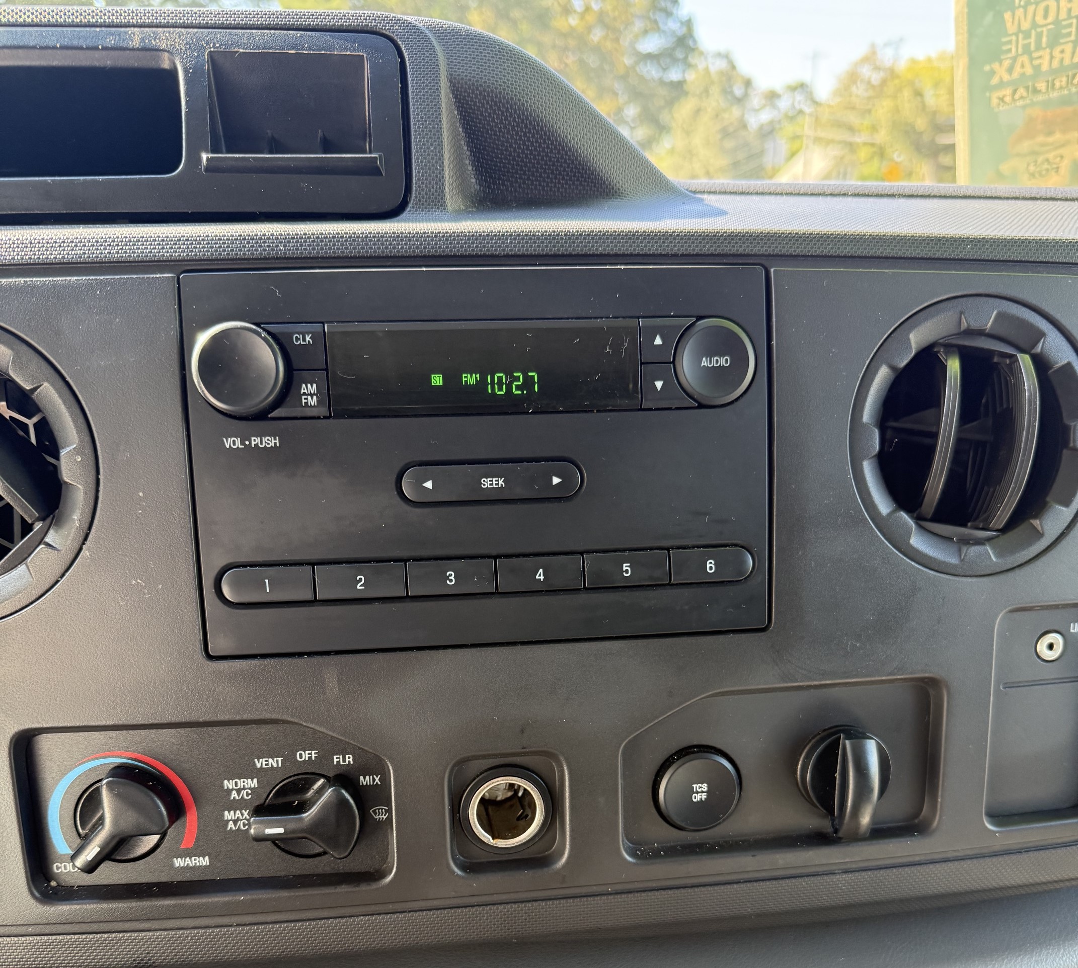 Used 2012 Ford E-150 and Econoline 150 XL RWD image 11