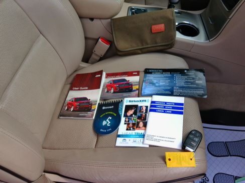 Used 2014 Jeep Grand Cherokee Overland image 73