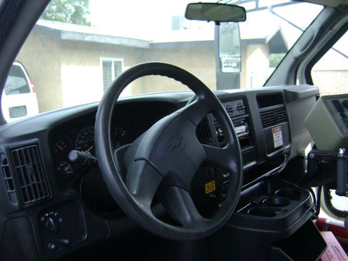 Used 2006 Chevrolet Express 3500 image 10