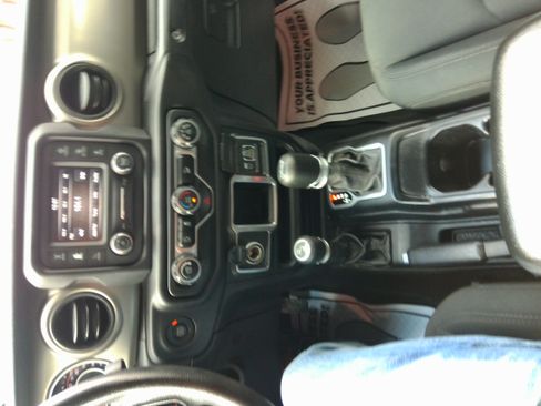 Used 2018 Jeep Wrangler Unlimited Sport image 62