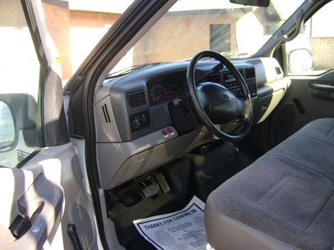 Used 2000 Ford F350 XL image 8