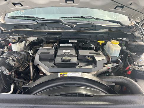 Used 2018 RAM 5500 image 19