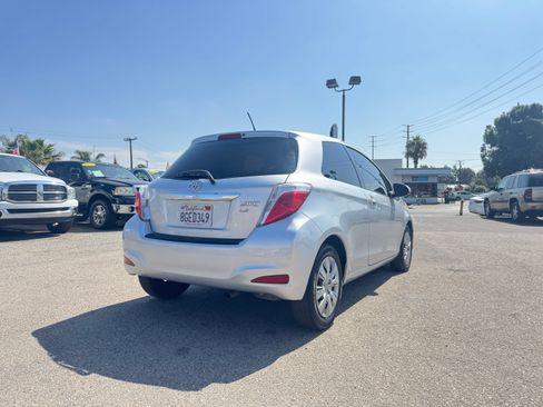 Used 2012 Toyota Yaris 2-Door Hatchback FWD image 8