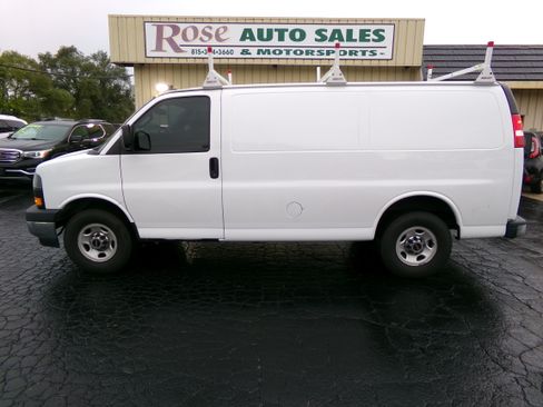 Used 2020 GMC Savana 3500 image 2