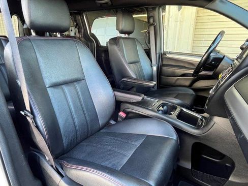 Used 2020 Dodge Grand Caravan GT image 12