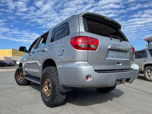 Used 2012 Toyota Sequoia Platinum image 6